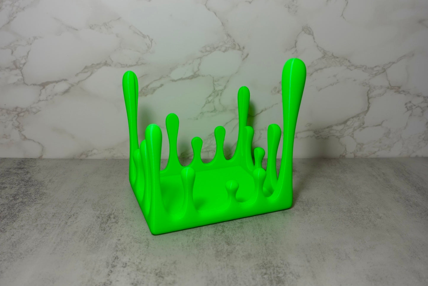 Dripping Slime for Collectibles (3.5 x 4.5 x 6.25-inch Product Box)